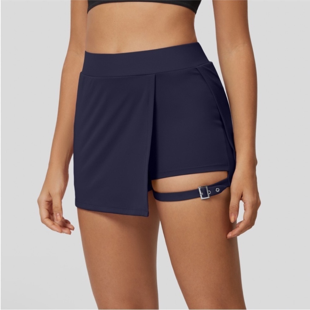 Halara High Waisted 2-in-1 Pocket Adjustable Leg Buckle Skirt NWT Medium Green - Picture 2 of 6